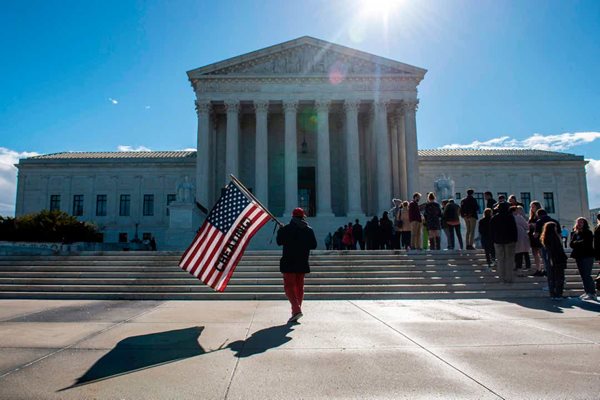 Capitol Investigators Try to Sort Real Tips from Noise