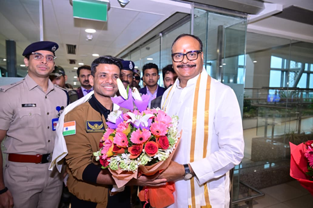 Shubhanshu Shukla Arrives in Lucknow to a Hero's Welcome