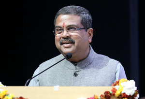 Dharmendra Pradhan Urges Early Detection of Learning Disabilities via PRASHAST App