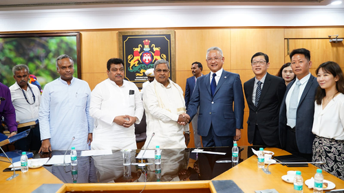 Siddaramaiah Holds Talks with Foxconn CEO