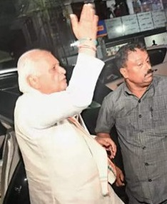 Kerala Ministers Applaud SFI, Blame Governor Khan