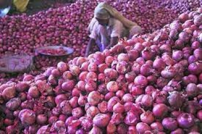 Onion Price Touches RS 100 a Kilogram in Kolkata