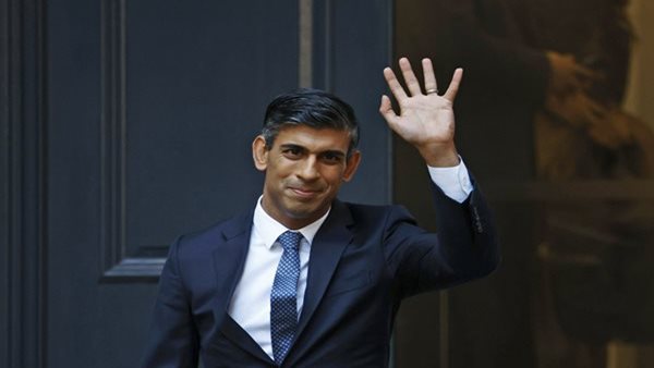 Indian-descent Rishi Sunak becomes UK PM