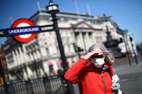 British Hospitals Scramble for Space as Virus Cases Soar