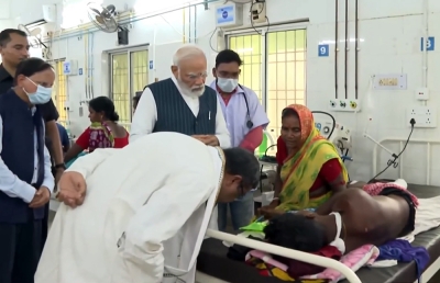 PM Modi meets survivors of Delhi blast at LNJP Hospital