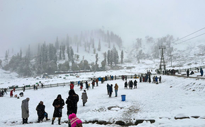 Fresh Snowfall Shuts Highways in Kashmir, Affects Flight Operations