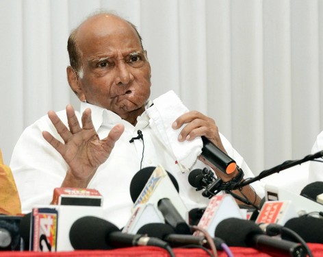 PM Modi, Cong Chief Kharge Greet Sharad Pawar on His 83RD Birthday