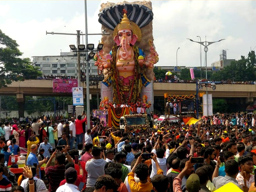 With 23,542 Ganesh idols sold, Gujarat's clay artisans clock Rs 5 crores at state fair