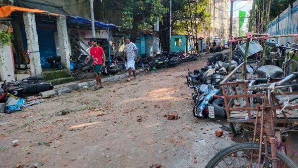 Communal violence grips Kolkata's Mominpur, over 30 detained