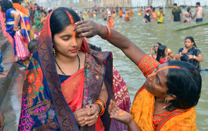 Bihar: Devotees offer 'Arghya' to the rising sun, four-day Chhath Puja concludes