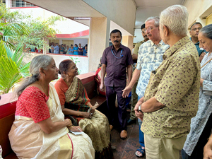 Voting for 14 LS Seats Underway in K'taka; Rahul Dravid, FM Nirmala Sitharaman among Early Voters