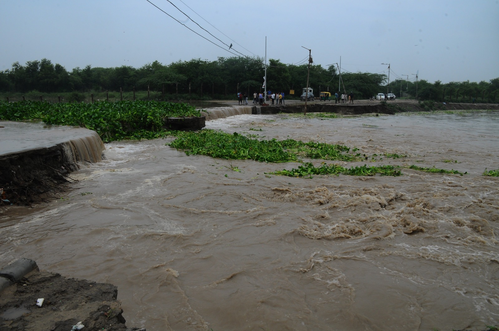 Yamuna River Water Now 2 Metres above Danger Level