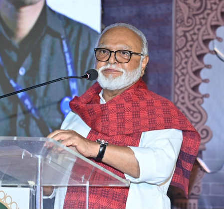 Maha Cabinet Expanded, Chhagan Bhujbal Takes Oath as Minister