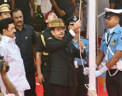 TN Governor R.N. Ravi Unfurls National Flag at Republic Day Celebrations in Chennai