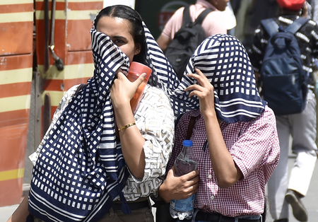 Gujarat: Ahmedabad on Heat Alert as Temperatures May Reach 41°C This Week