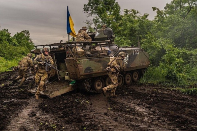 Ukraine Launches Probe over Russian Troops Killing Surrendered Soldiers