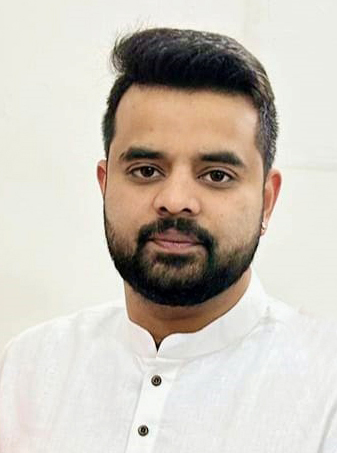 Cong Slams BJP-JD(S) over Alleged Sex Scandal Involving Deve Gowda's Grandson; Father Says Prajwal to Appear before SIT