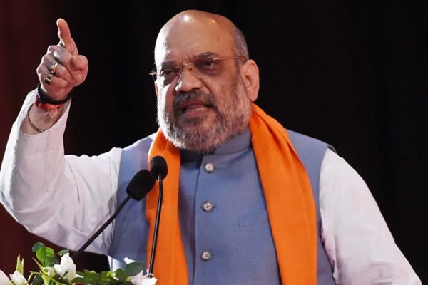 Shah Attacks Vijayan on Gold Smuggling Case; Cong Says Just a Show