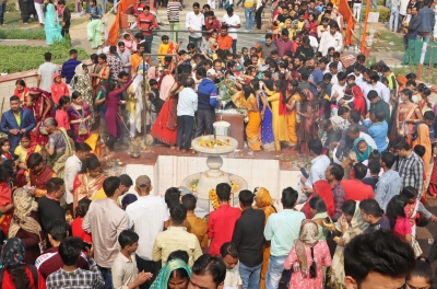 Thousands of Kanwariyas, Devotees Flock to Shiva Temples in UP, U'khand on 2ND Monday of Shravan
