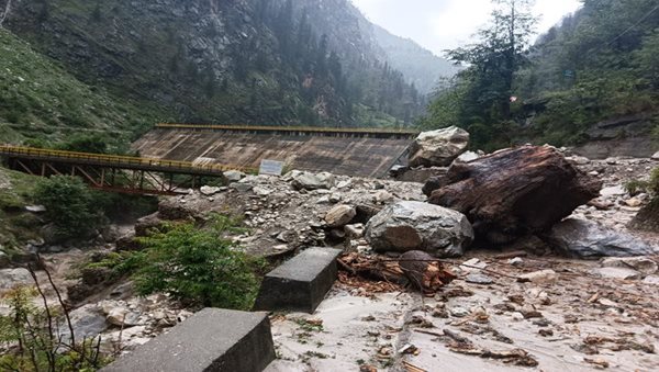 At least 4 washed away in Himachal cloudburst