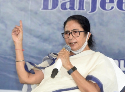 Mamata Banerjee congratulates farmers on their victory