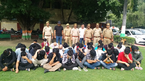 Call Centre Duping US Citizens Busted in Noida, 84 Held