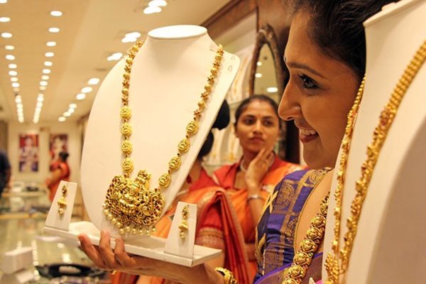 Gold Nears RS 55,000 per 10 gm, Silver Crosses RS 70,000 per kg