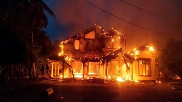 Amid violence, Sri Lankan PM Mahinda Rajapaksa hands over resignation