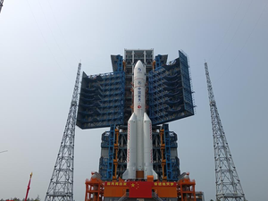China to Launch Chang'e-6 Lunar Probe to Moon's Far Side on Friday