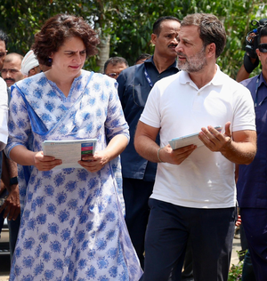 Rahul, Priyanka Booked for Forcibly Entering Akashvani Bhawan