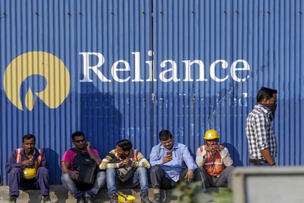 RIL May Go Big in Its New Energy Business amid Climate Concerns