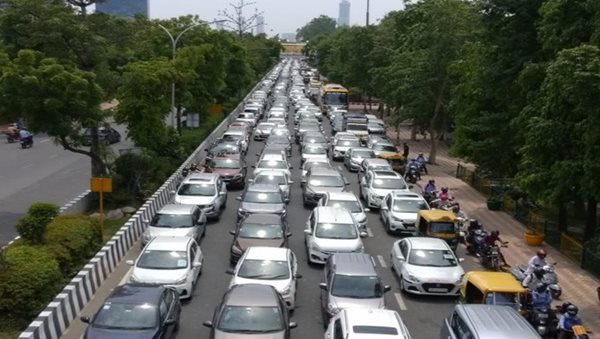 Traffic slows in Delhi as farmers converge for mahapanchayat