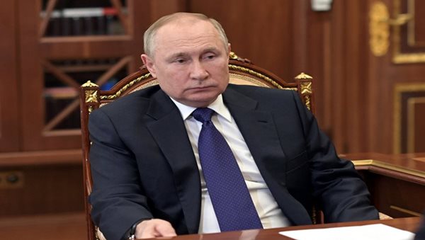 US intel says Putin fighting cancer, Kremlin denies