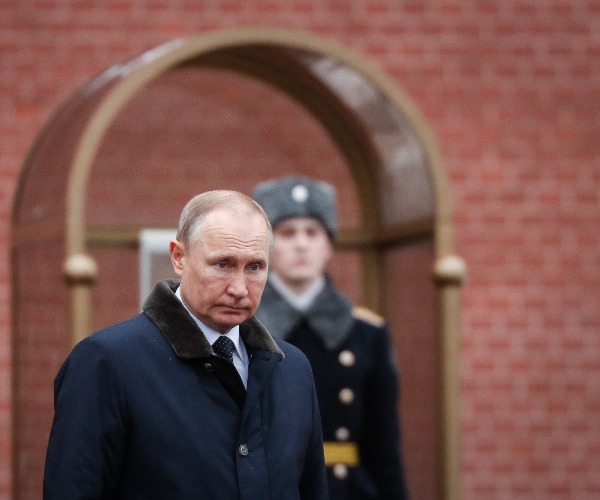 Russian Lawmakers Move to Keep Putin in Power Past 2024