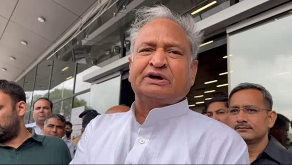 Gehlot to file nomination as no Gandhi wants to become party president