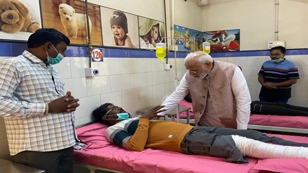 Modi visits Morbi bridge collapse site, meets injured persons