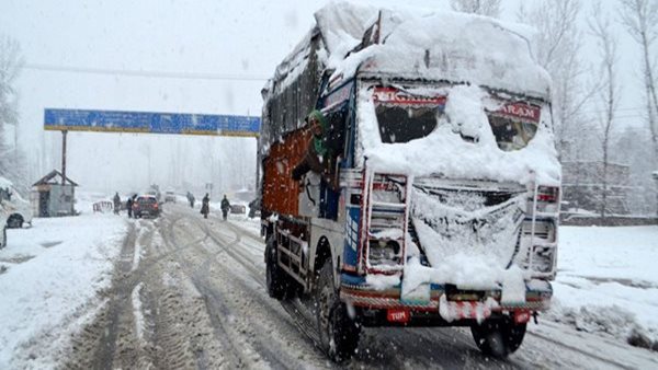 Jammu-Srinagar Highway opens for traffic 